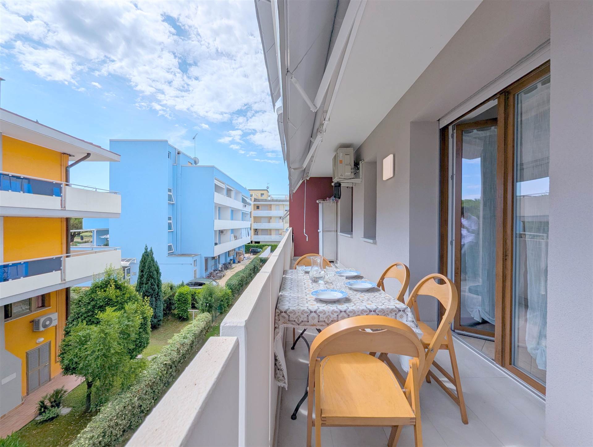 Condominio Azalee