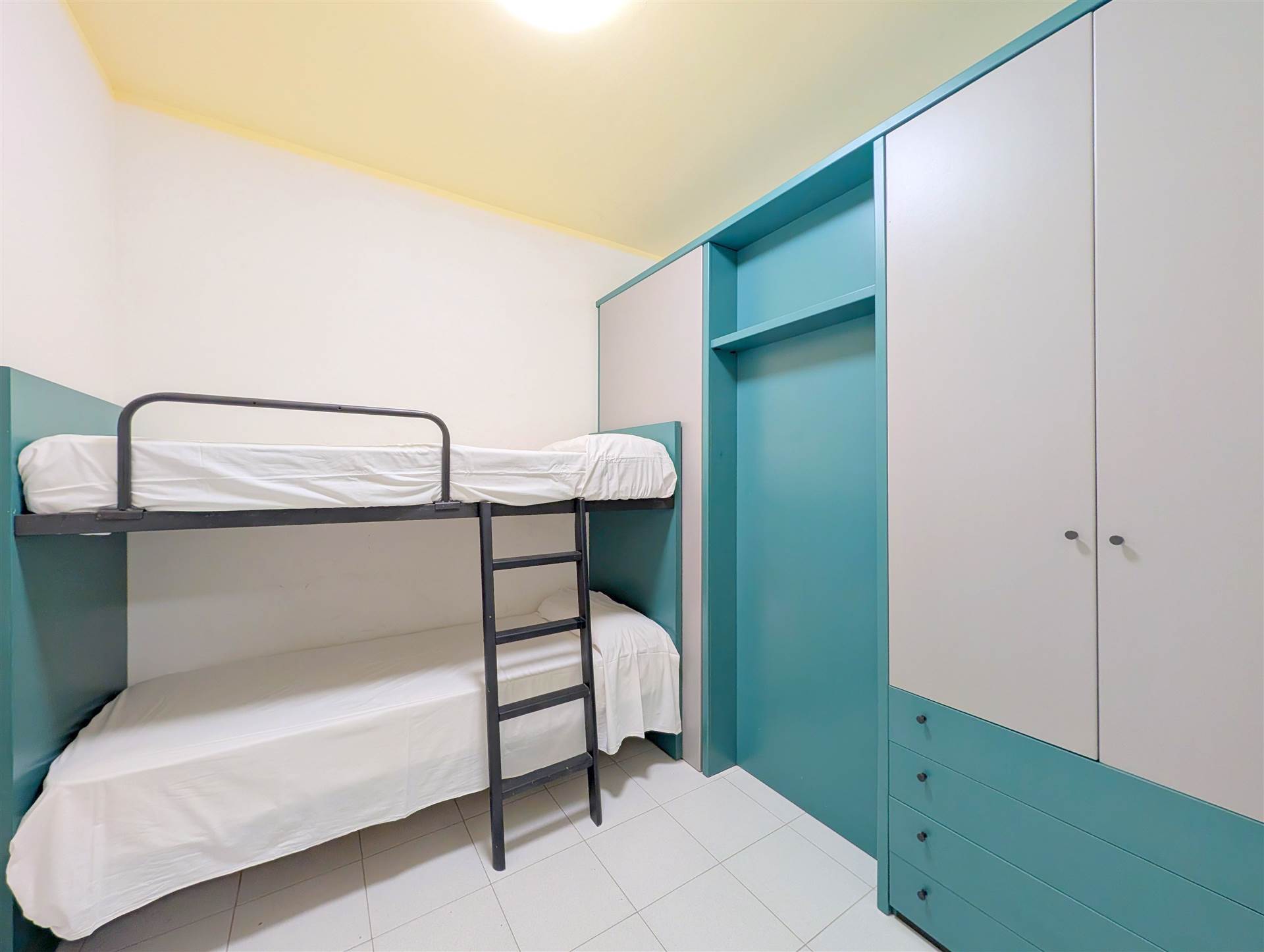 Residence Pinewood 2