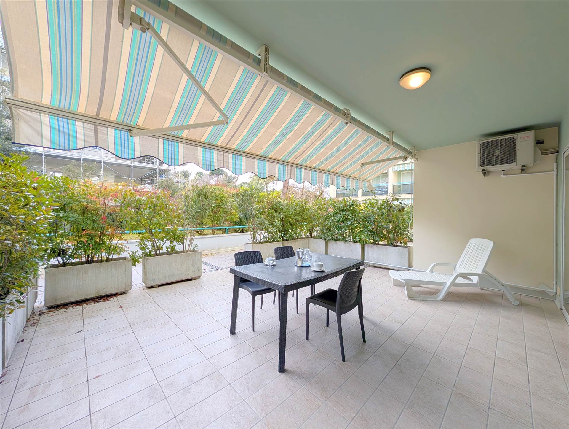 Residence Pinewood 2