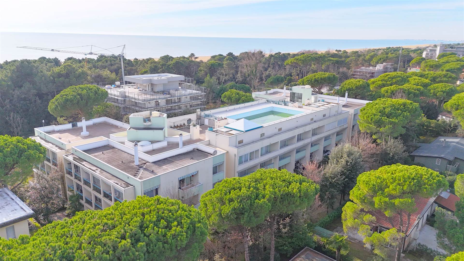 Residence Pinewood 1