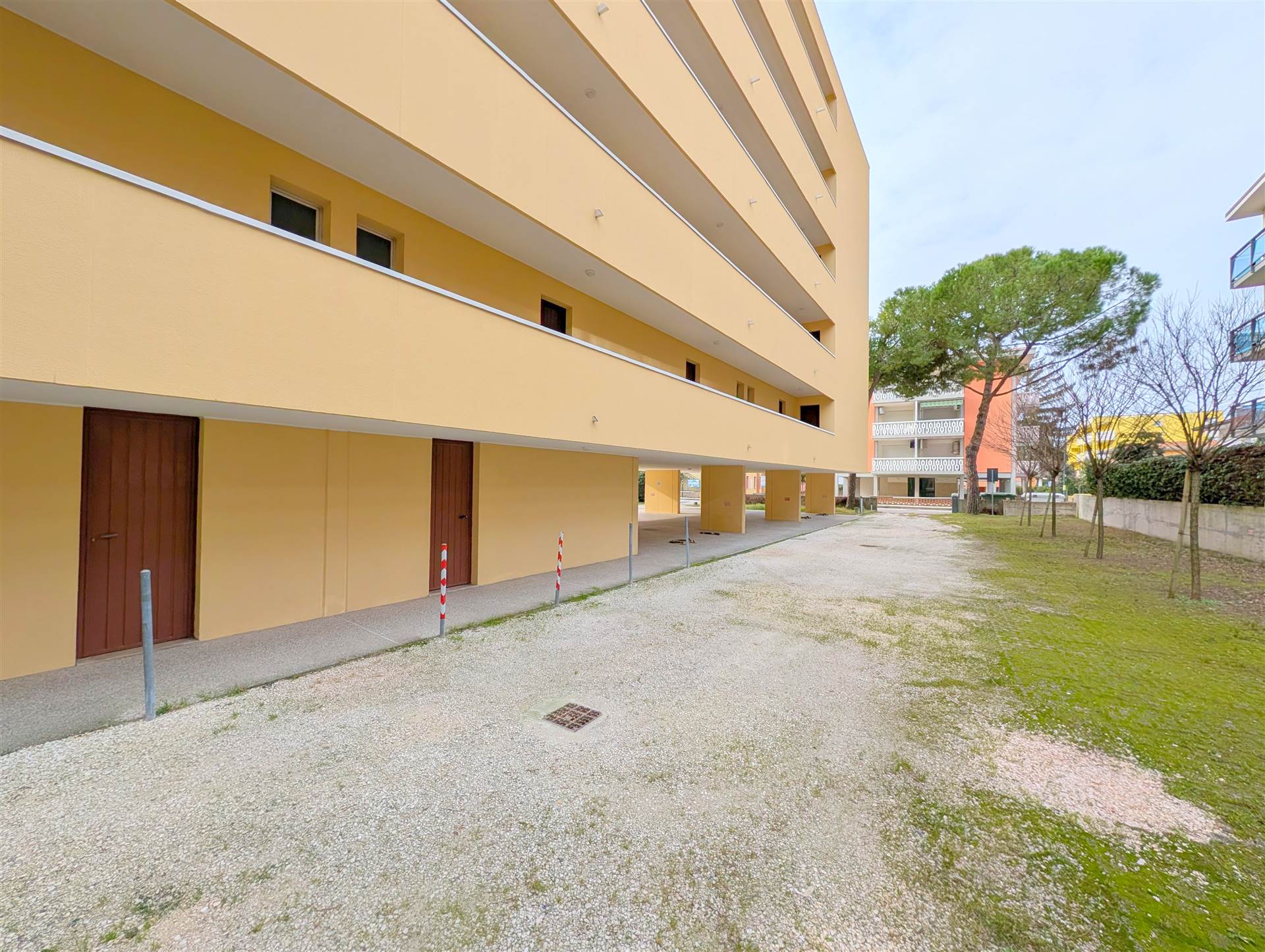 Condominio Calypso - Magazzini